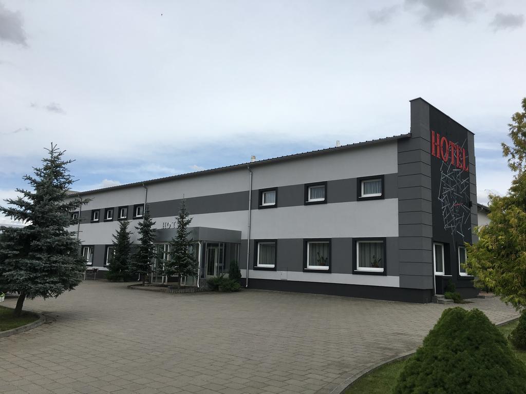 Canpol-Jull'S Art Hotel Człuchów Εξωτερικό φωτογραφία